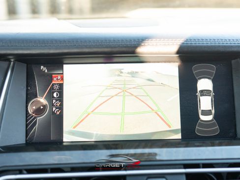 Used 2015 BMW 750Li xDrive image 31