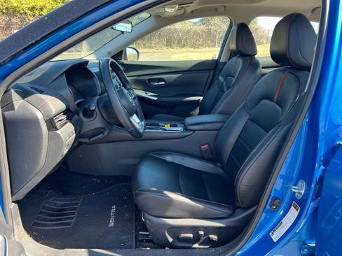 Used 2022 Nissan Sentra SR w/ SR Premium Package FWD image 12