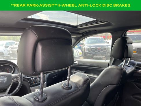 Used 2020 Jeep Grand Cherokee Altitude AWD/4WD image 13