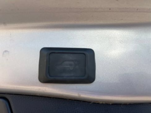 Used 2021 Toyota RAV4 XLE Premium AWD/4WD image 21