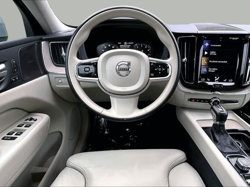 Used 2019 Volvo XC60 T5 Inscription AWD/4WD image 6
