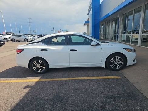 Used 2020 Nissan Sentra SV FWD image 2