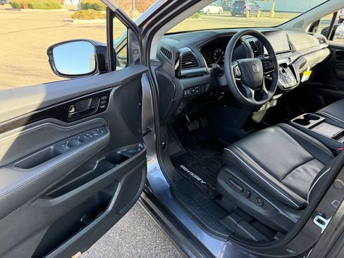 Certified 2026 Honda Odyssey Elite image 13