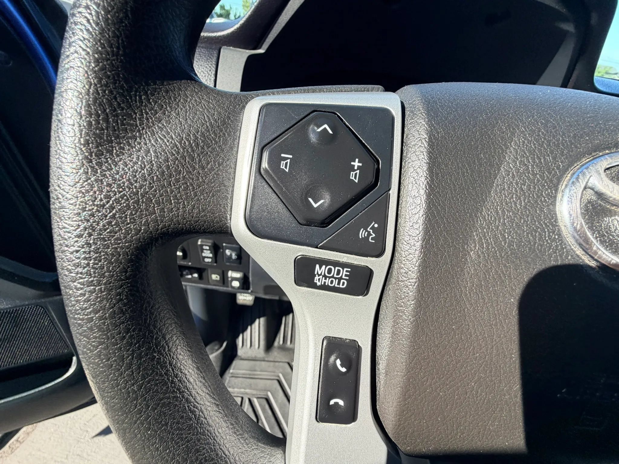 Used 2018 Toyota Tundra SR5 w/ TRD Sport Package AWD/4WD image 13