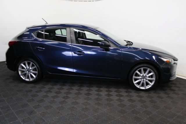 Used 2017 MAZDA MAZDA3 Touring FWD image 5