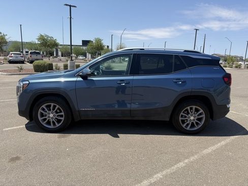 Used 2024 GMC Terrain SLT AWD/4WD image 9