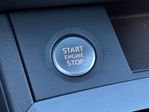 Certified 2025 Audi Q5 2.0T Premium w/ Convenience Plus Package image 19