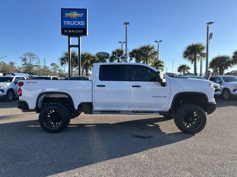 Used 2024 Chevrolet Silverado 2500 Custom image 17