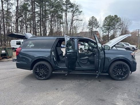 New 2026 Ford Expedition Max Platinum image 29