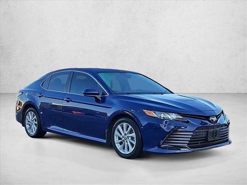 Used 2023 Toyota Camry LE FWD image 3
