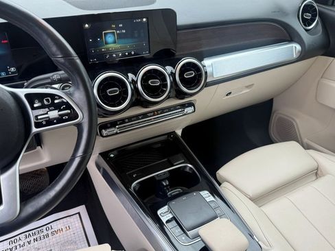 Used 2020 Mercedes-Benz GLB 250 4MATIC image 13