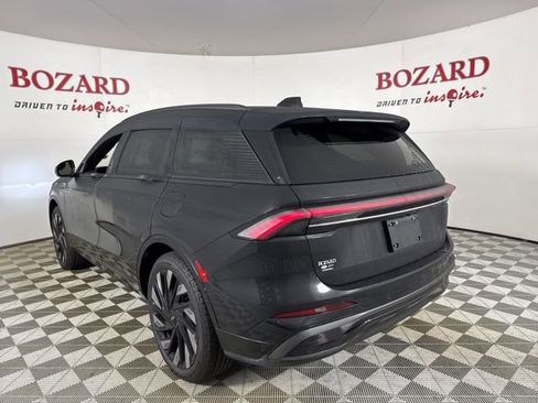 Certified 2025 Lincoln Nautilus Reserve w/ Jet Appearance Package image 6