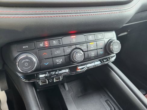 Used 2024 Dodge Durango GT image 31