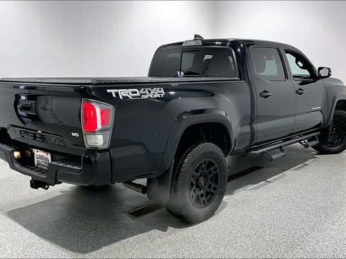 Used 2020 Toyota Tacoma TRD Sport AWD/4WD image 5
