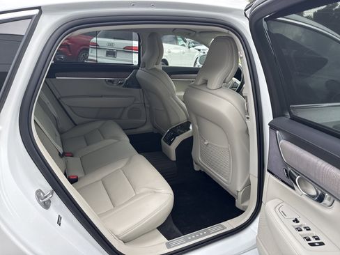 Used 2025 Volvo S90 B6 Ultra w/ Lounge Package image 15