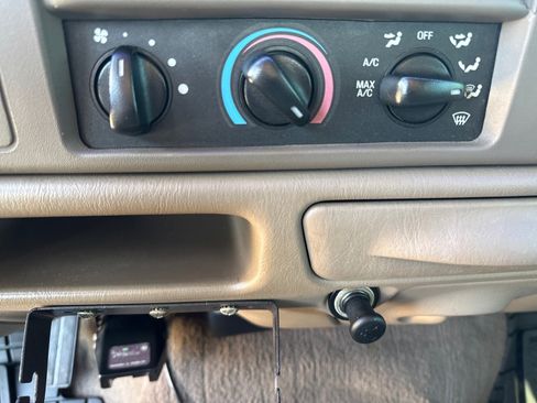 Used 2001 Ford F350 XL image 19