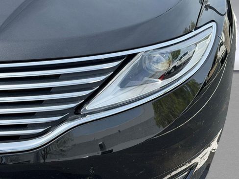 Used 2015 Lincoln MKZ AWD image 8