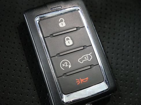 Used 2023 Jeep Grand Cherokee Altitude AWD/4WD image 29