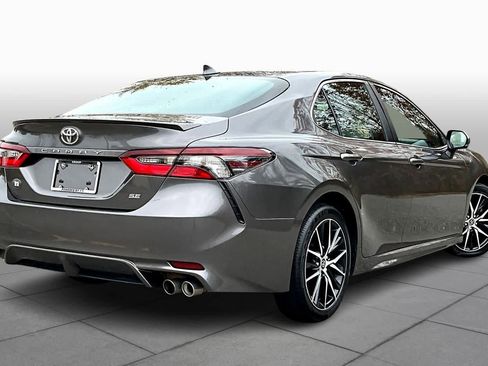Used 2023 Toyota Camry SE image 12