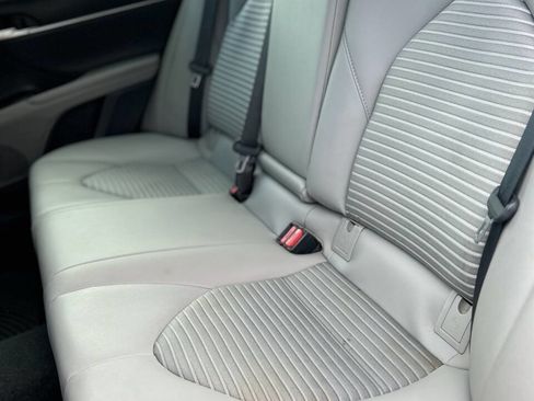 Used 2020 Toyota Camry SE image 15