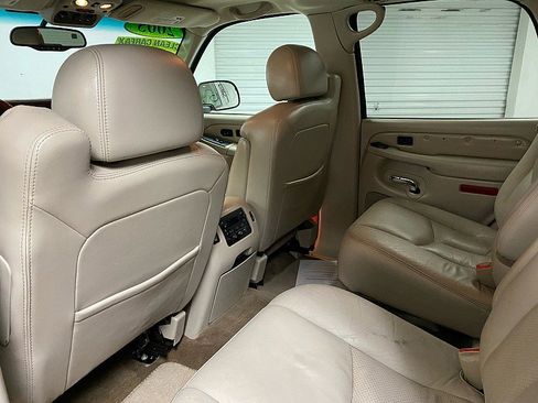 Used 2005 Cadillac Escalade 2WD image 11