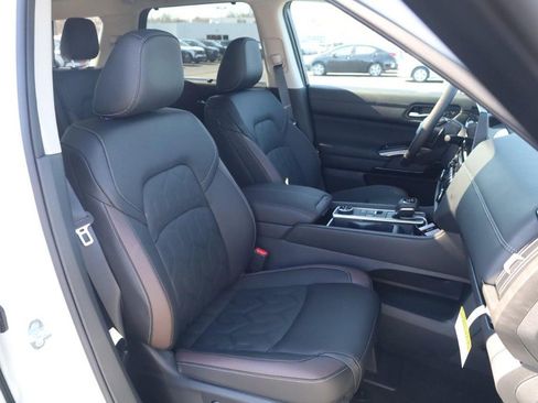 New 2026 Nissan Pathfinder Platinum image 20