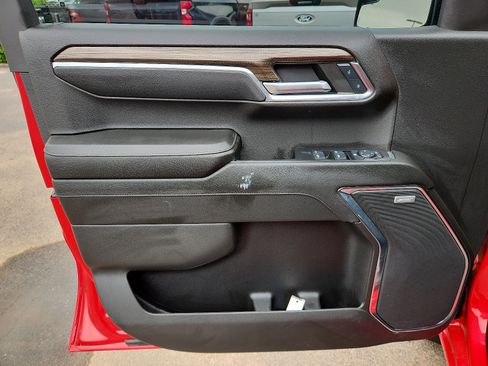 Used 2024 Chevrolet Silverado 1500 LT Trail Boss w/ Convenience Package II image 11