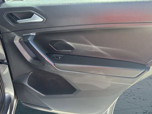 Used 2021 Volkswagen Tiguan SEL image 12