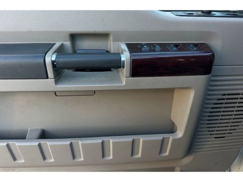 Used 2008 Ford F550 XLT image 13