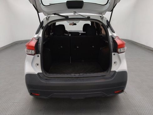 Used 2019 Nissan Kicks S FWD image 29