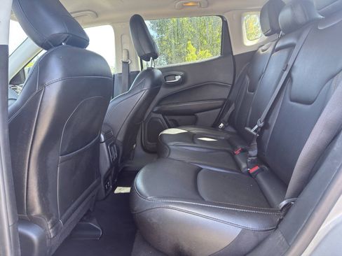 Used 2020 Jeep Compass Limited AWD/4WD image 9