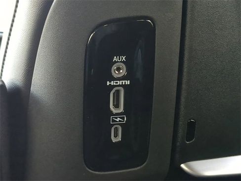 New 2026 Chrysler Pacifica Limited w/ Uconnect Theater Family Group image 20