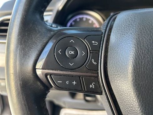 Used 2022 Toyota Camry SE image 17