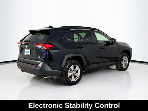 Used 2025 Toyota RAV4 XLE AWD/4WD image 7