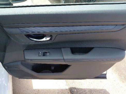 Used 2023 Honda CR-V LX image 30