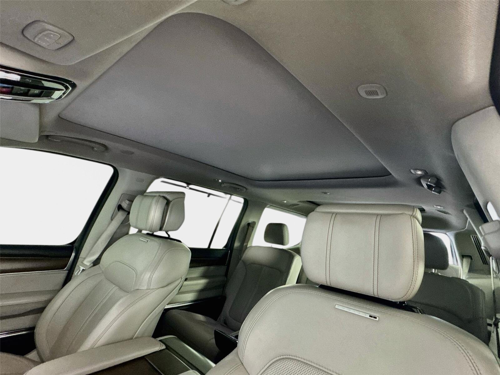 Used 2022 Jeep Grand Wagoneer Series I AWD/4WD image 14