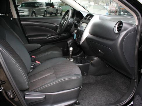 Used 2019 Nissan Versa SV image 18