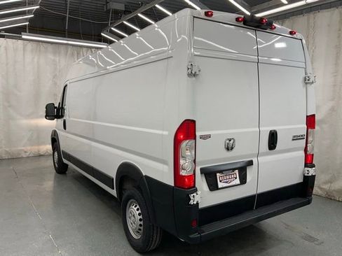 Used 2025 RAM ProMaster 3500 w/ Convenience Group FWD image 5