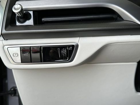 New 2026 Cadillac Vistiq Luxury image 16