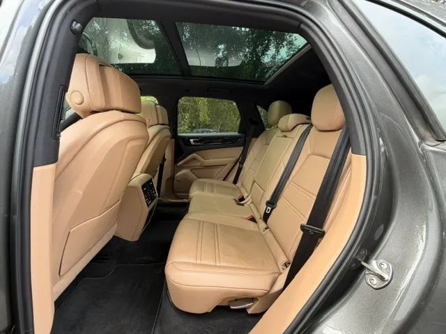 Used 2020 Porsche Cayenne AWD/4WD image 20