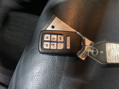 Certified 2021 Honda Odyssey Touring image 20