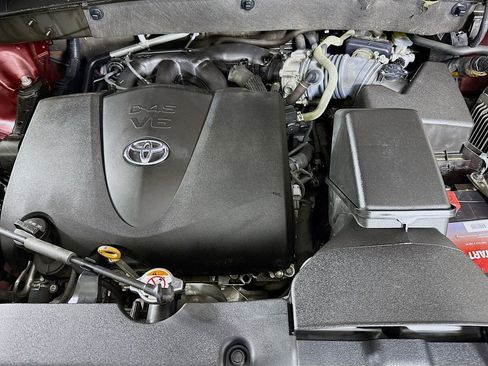 Certified 2019 Toyota Highlander Limited Platinum AWD/4WD image 37