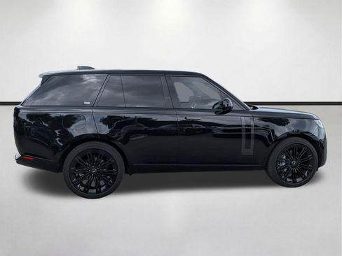 Used 2023 Land Rover Range Rover SE AWD/4WD image 3