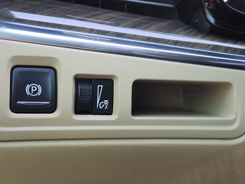 Used 2019 Cadillac XT5 FWD image 23