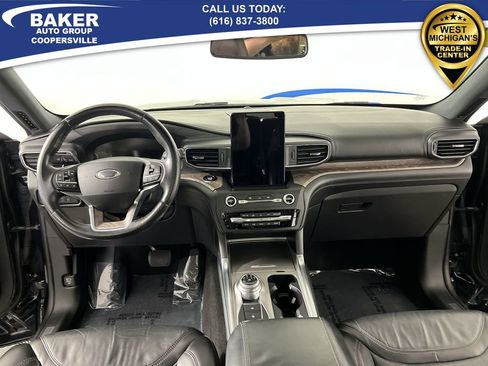 Used 2020 Ford Explorer Platinum w/ Premium Technology Package image 21
