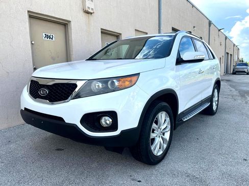 Used 2011 Kia Sorento LX w/ Convenience Pkg image 8