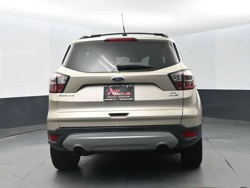 Used 2017 Ford Escape SE w/ Equipment Group 201A AWD/4WD image 8