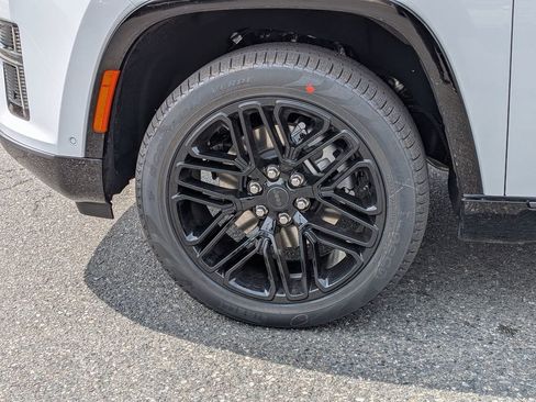 New 2026 Jeep Grand Wagoneer L Limited image 9