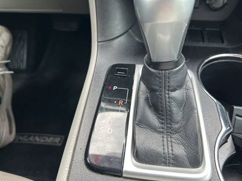 Used 2018 Toyota Highlander Limited FWD image 31