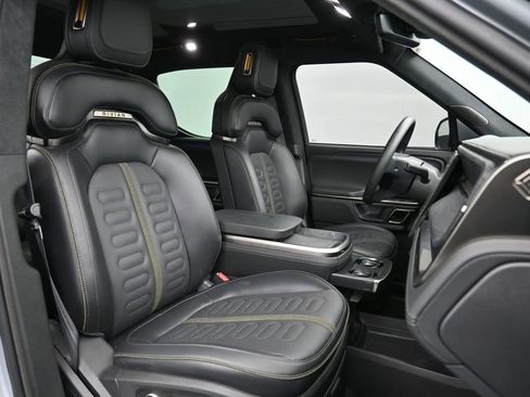 Used 2024 Rivian R1T Adventure image 29